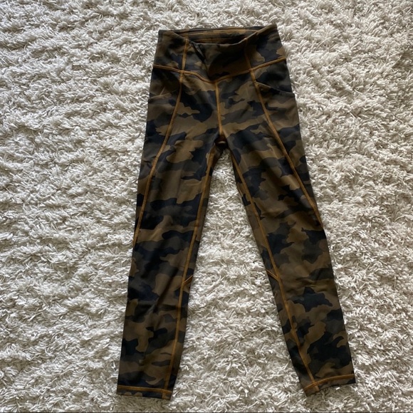 lululemon athletica Pants - Like New Lululemon Camo “Time to Sweat” Leggings- Size 4